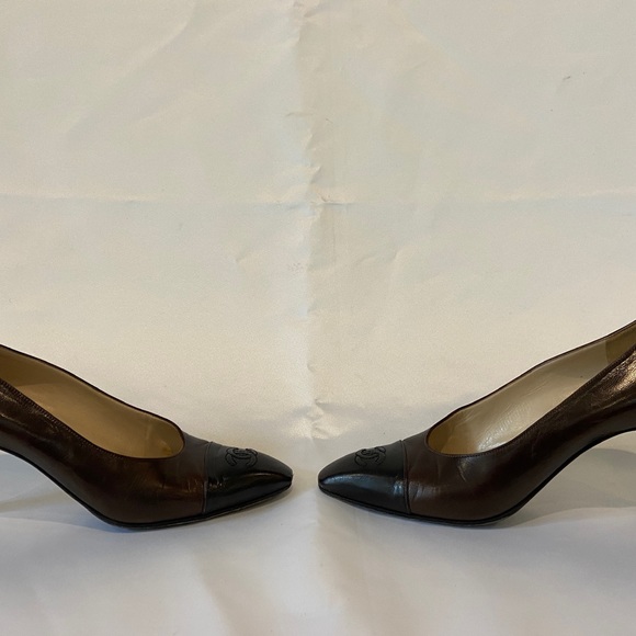 Vintage Chanel Two Toned Shoes with Logo on toe. - Picture 2 of 4